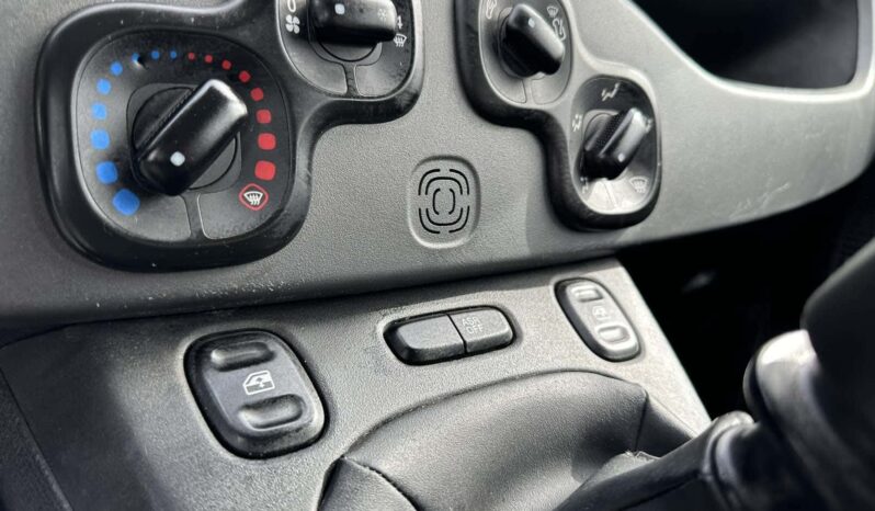 Fiat Panda 1.0 HYBRID CITY CROSS (EL887) full